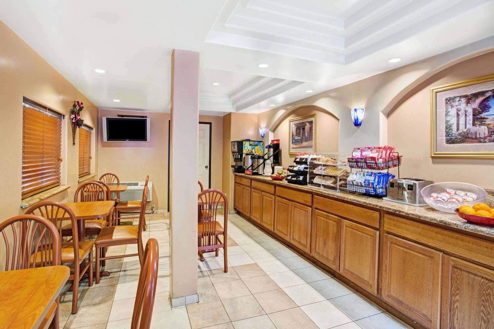 Ramada By Wyndham Marina Del Rey Ξενοδοχείο Εξωτερικό φωτογραφία